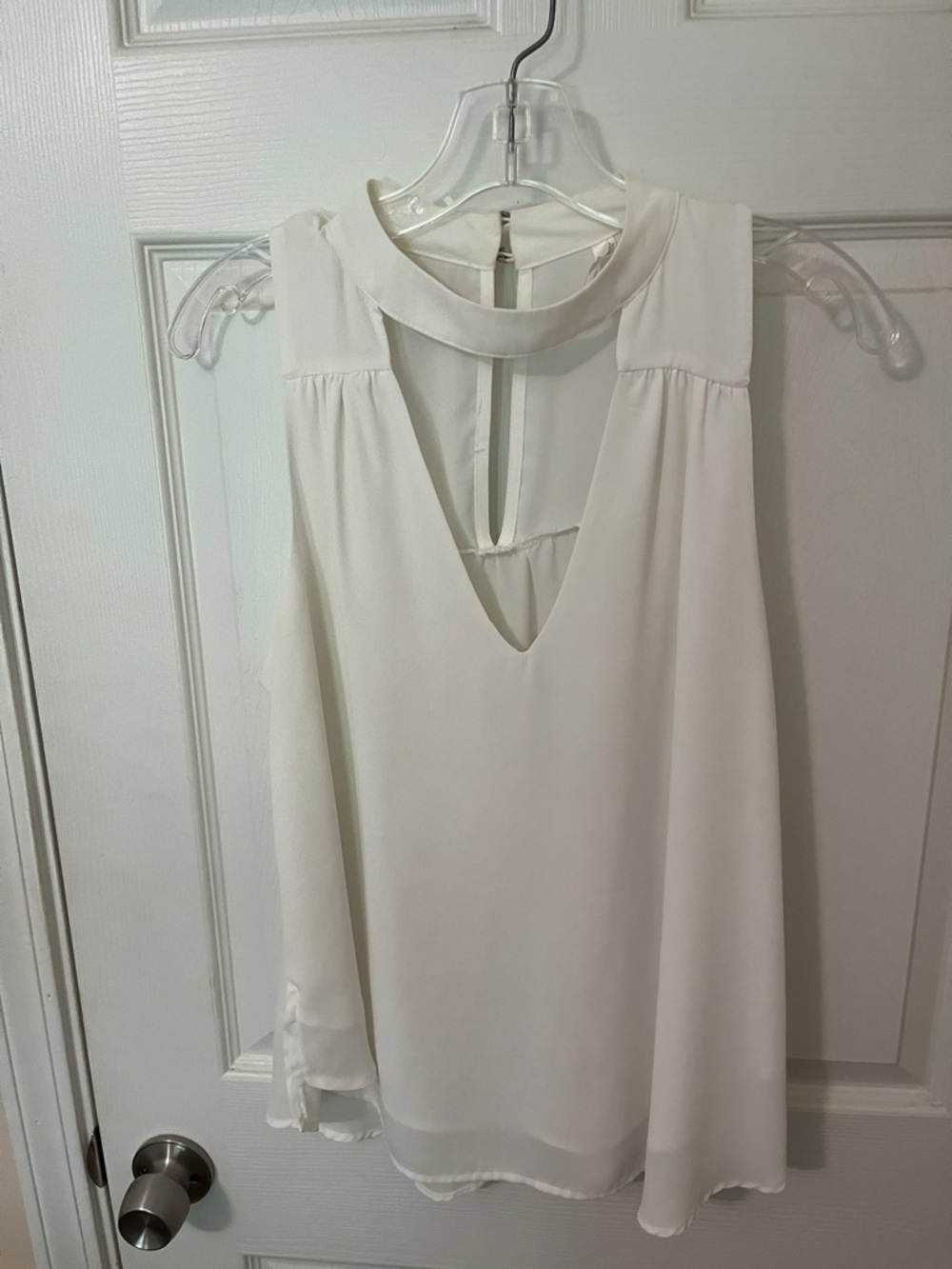 Chiffon Mock Neck Sleeveless Top in White